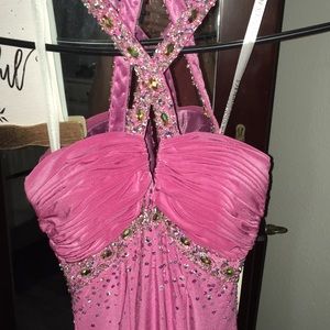 💗 Gorgeous pink Embellished Gown